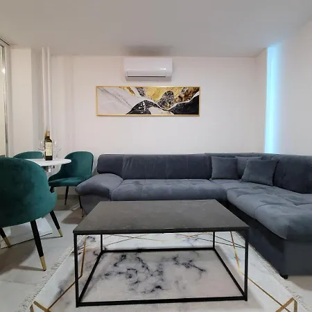 Stan M&s, Boulevard-centar Grada *