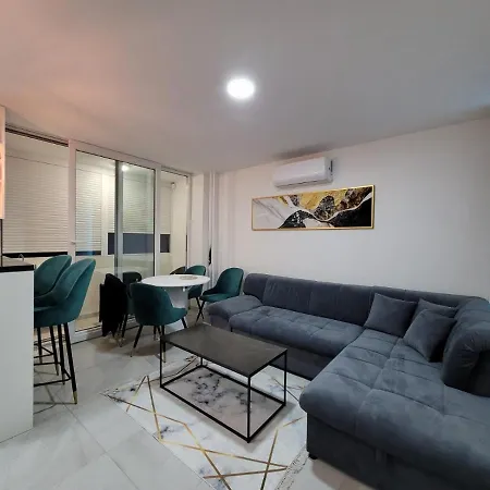 Stan M&s, Boulevard-centar Grada Apartman *